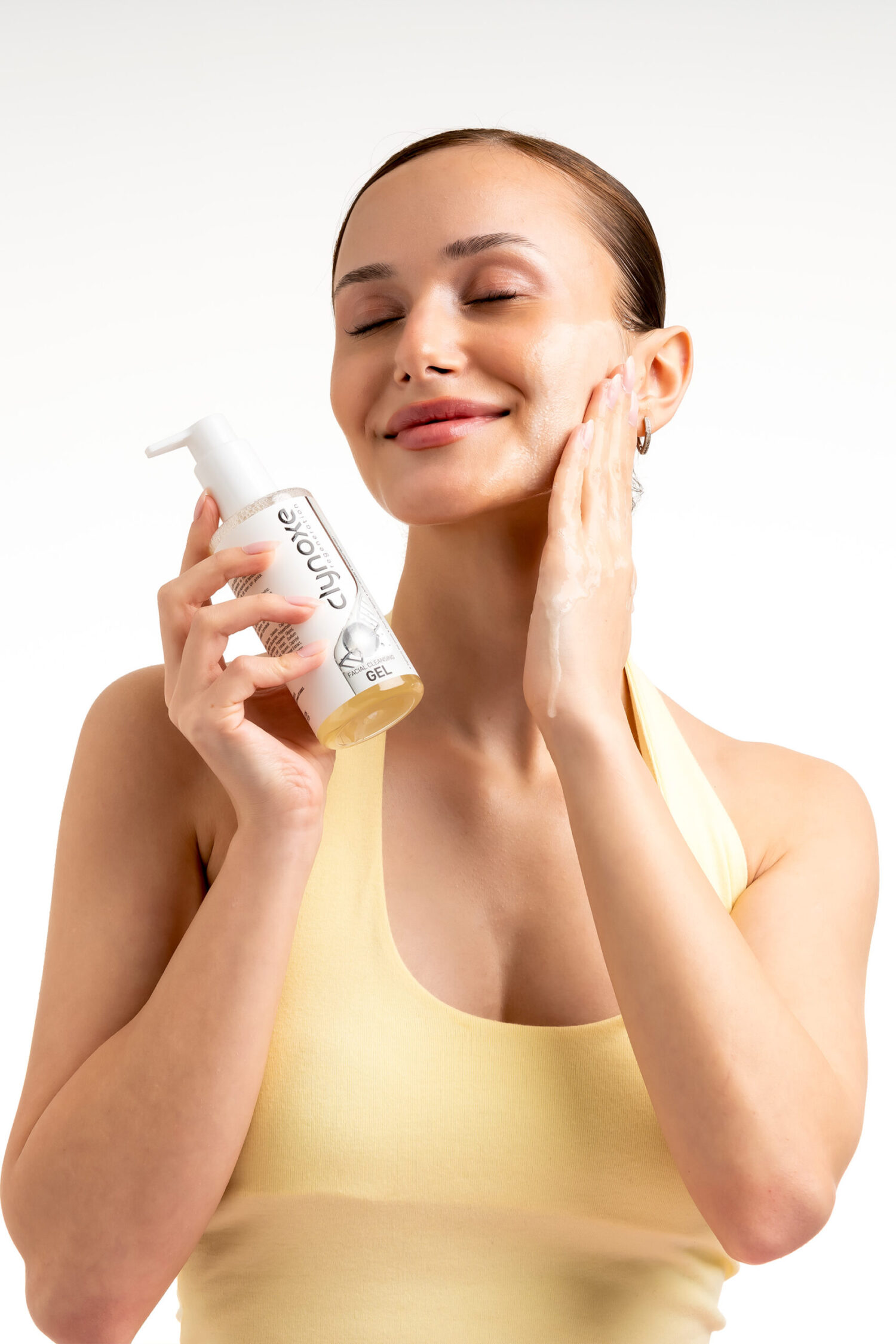 Studio-50mm-7980 Clynoxe Yüz Temizleme Jeli, 200 ml